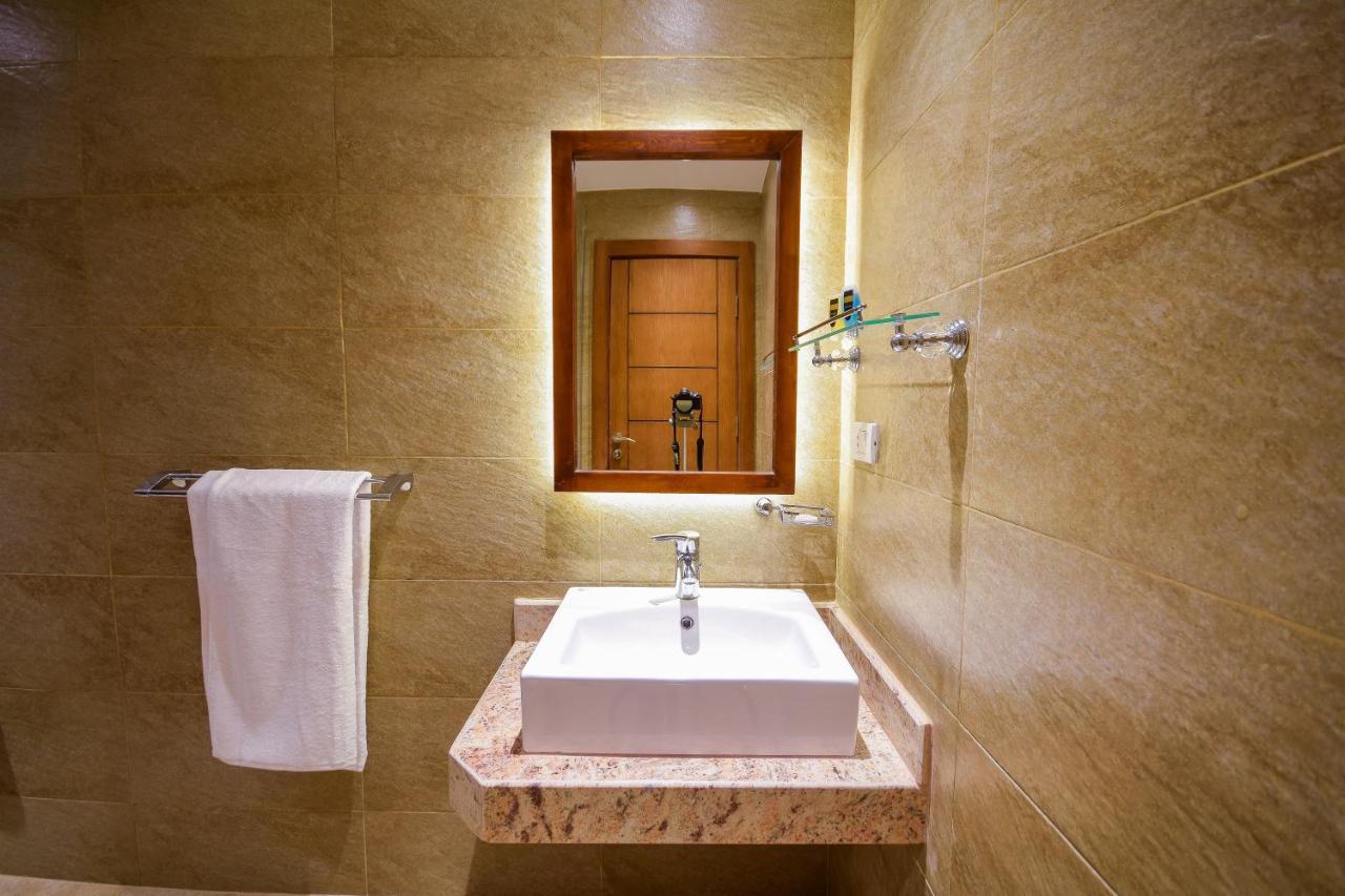 New Pyramid Quen Hotel Le Caire Extérieur photo